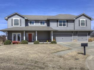 10906 S Willow St, Jenks, OK 74037