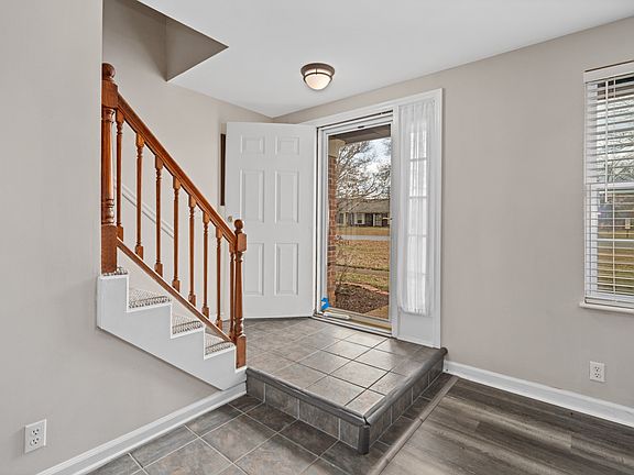 4th image of 920 Todd Preis Dr