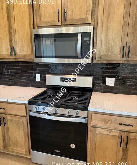 490 Elena Dr — Photo 14
