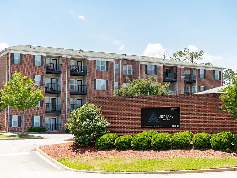 Aria Lake Carolina — Photo 19