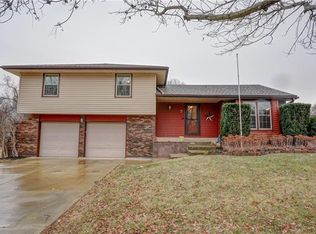 7 NE 101st Pl, Kansas City, MO 64155