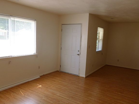 5th image of 6033 Camellia Dr