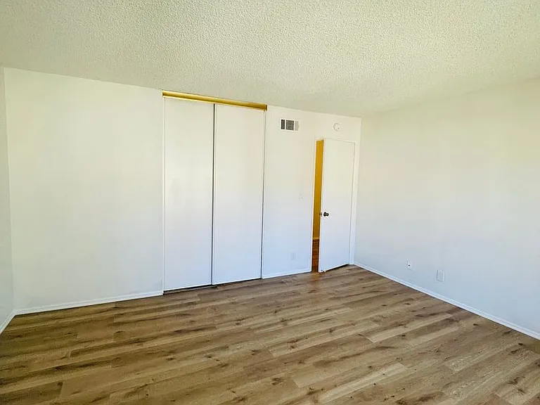 1214 Llama Ct — Photo 24