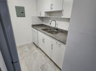 1033 4th Ave #104, New Westminster, BC V3M1T3