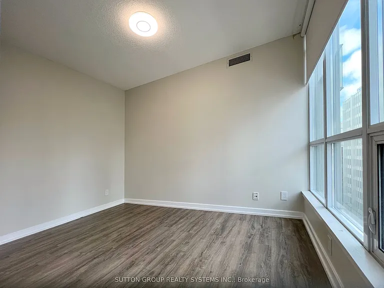 126 Simcoe St #1208 — Photo 20