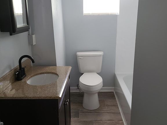 5th image of 346 Day Ave SW APT B