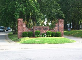 1005 Golf View Dr, Searcy, AR 72143