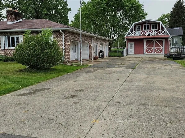 15 Elm St, Bessemer, PA 16112