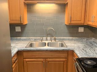 7232 Randolph St APT 202, Forest Park, IL 60130