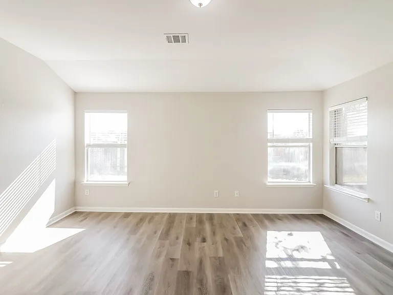 6227 Channelbrook Ln — Photo 11