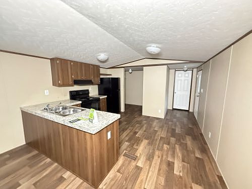 5th image of 2500 W Mount Houston Rd