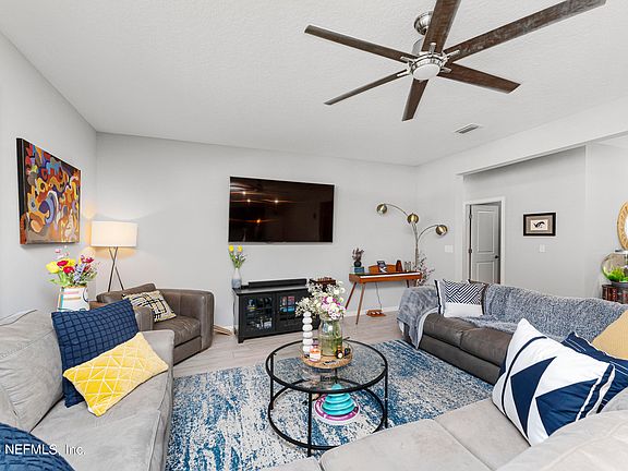 5th image of 1414 KNUDSON Drive