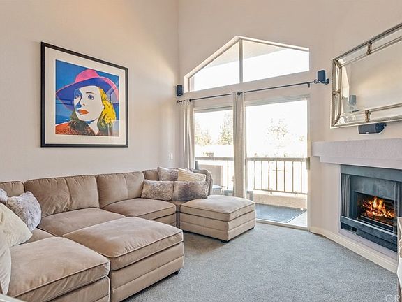 2nd image of 5550 Owensmouth Ave APT 316