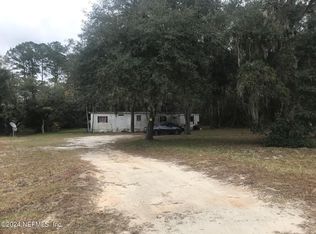 134 Woodland Ln, Hawthorne, FL 32640