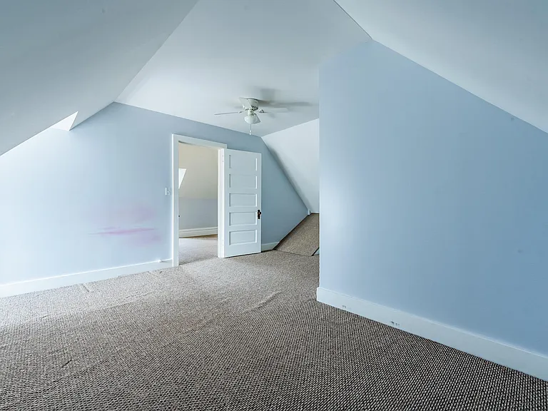 530 Foster St — Photo 15