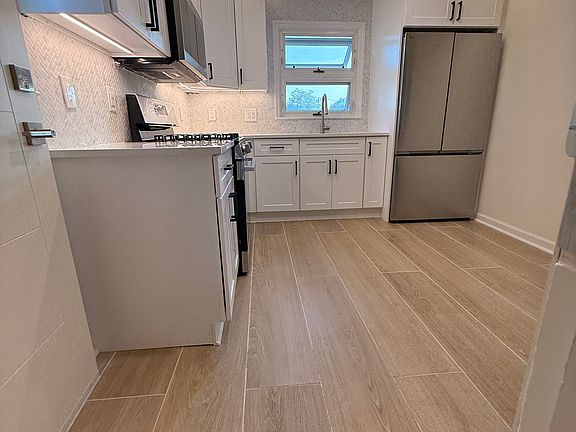 2nd image of 18 Birch St #2
