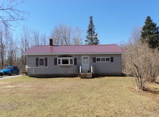 181 Elm St, Newport, ME 04953