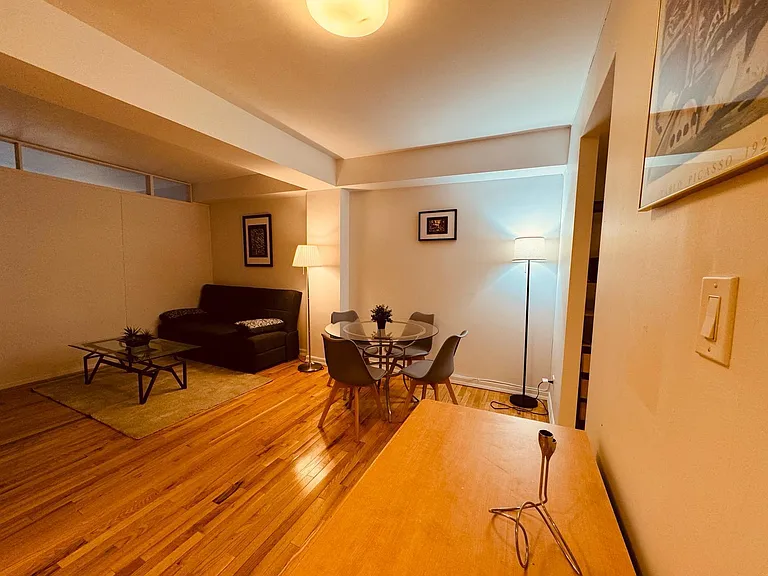 210 E 47th St #6C — Photo 8