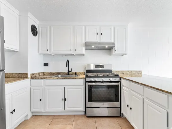 2501 Coyne St APT 101, Honolulu, HI 96826