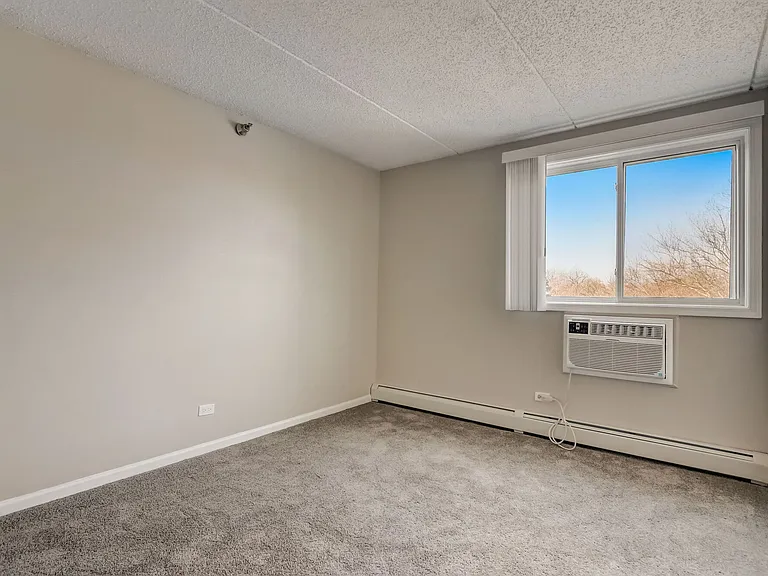 Bartlett Court Apartments — Photo 59