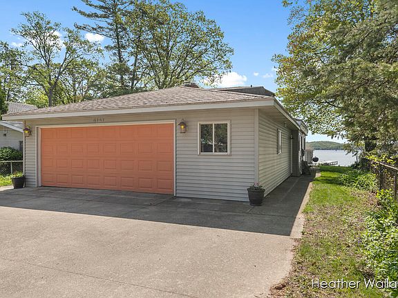 5th image of 4141 England Dr