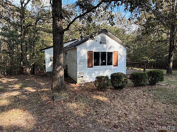 3rd image of 285 Meridian Ln
