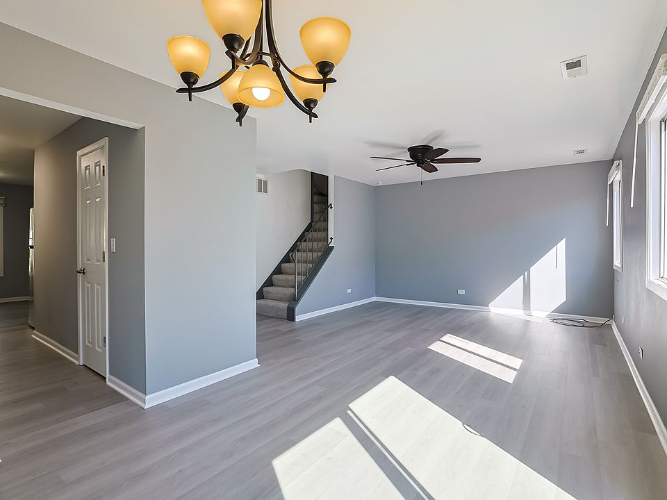 2nd image of 816 Minnesota Cir