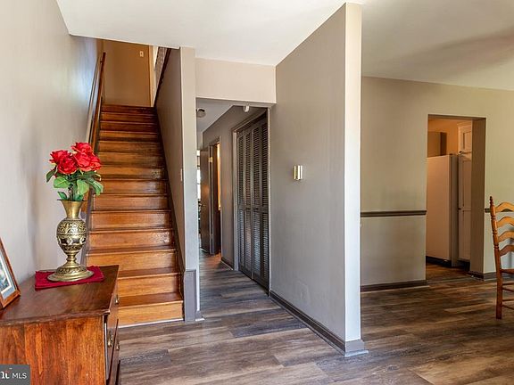 3rd image of 65 Boileau Ct