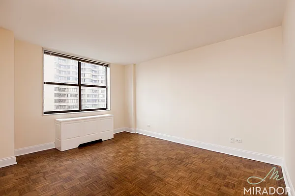 Rented by Mirador Real Estate | media 21