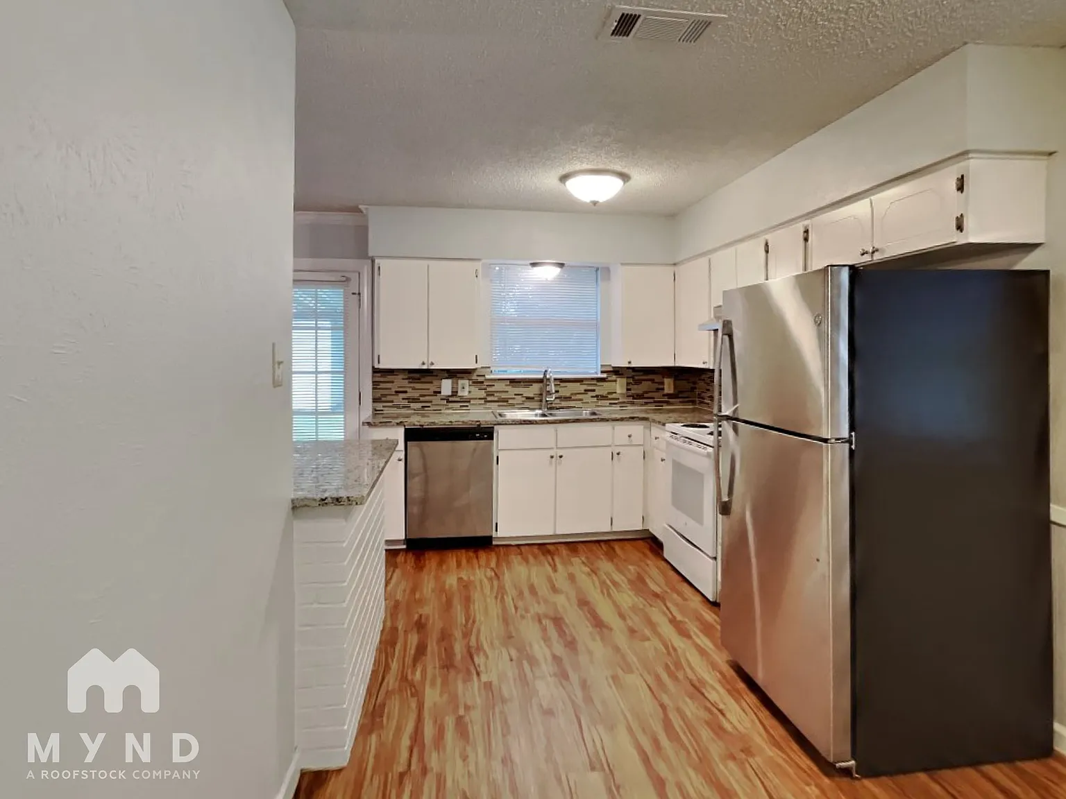 3 bed, 2.0 bath, 1615 sqft, $1,935 — Photo 4