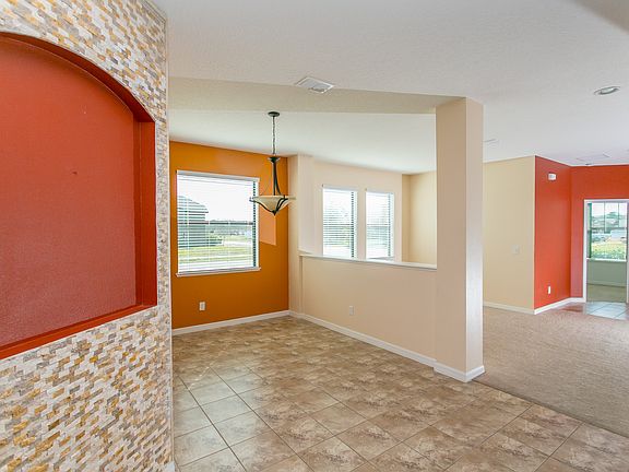 4th image of 3115 Harris Park Way