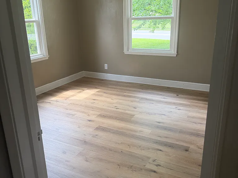 593 Cline Ave — Photo 7