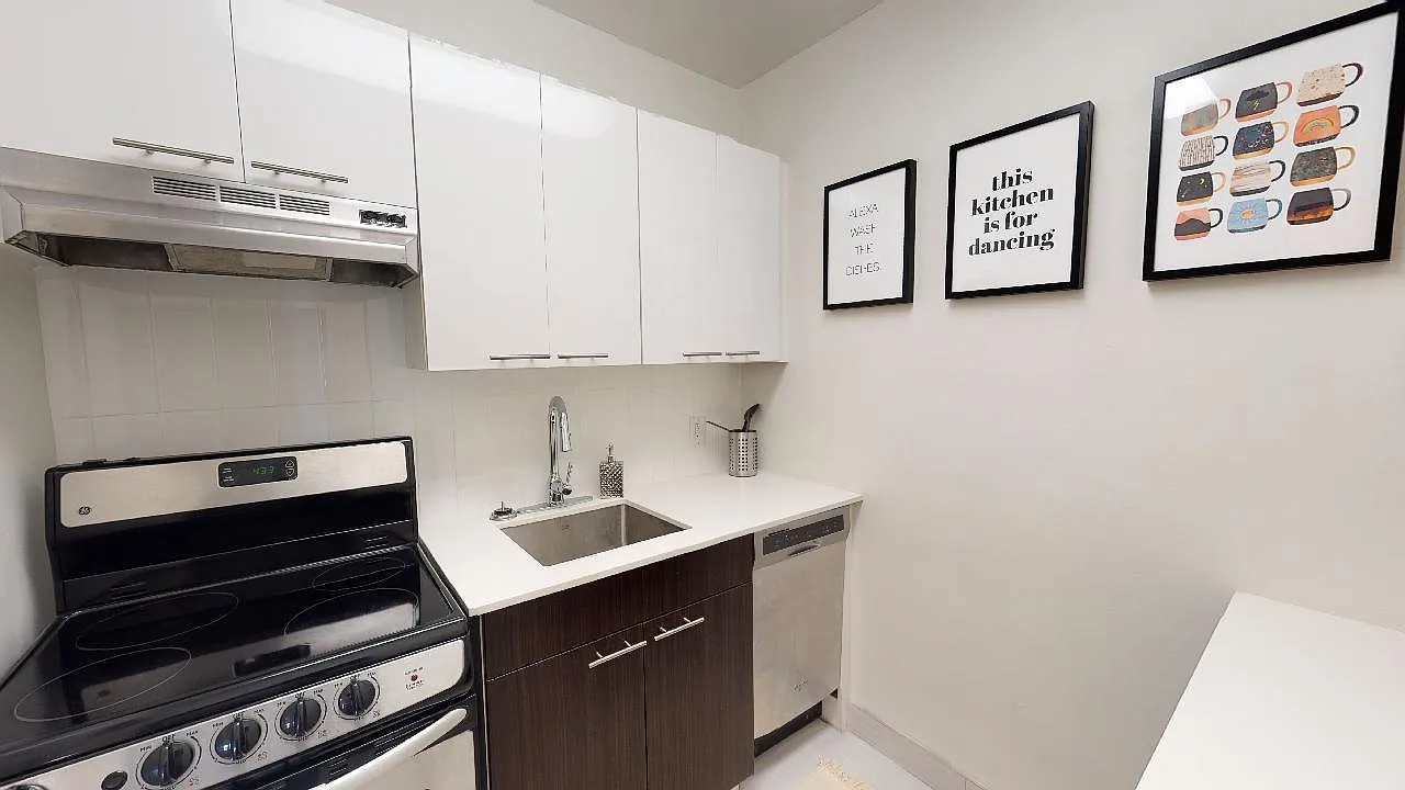 214 Metcalfe — Photo 2