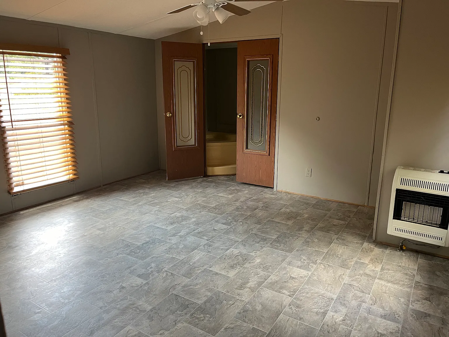 3 bed, 1280 sqft, $825 — Photo 4