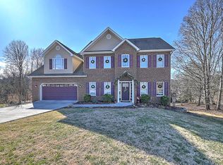 616 Kings Ridge Dr, Blountville, TN 37617