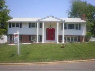 11 Bailey Dr, West Haven, CT 06516