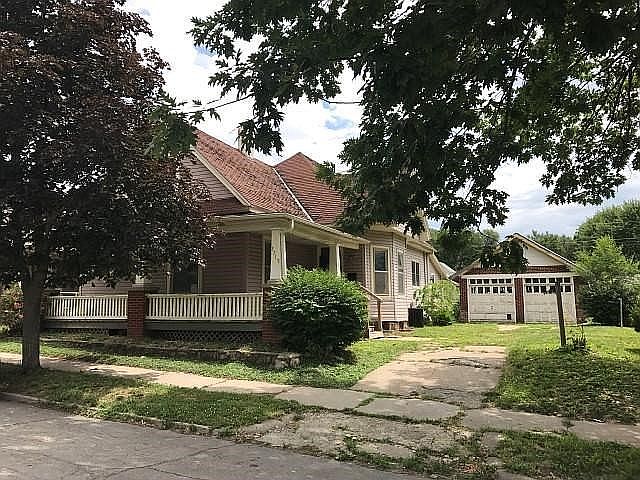 1st image of 2715 S 18th St