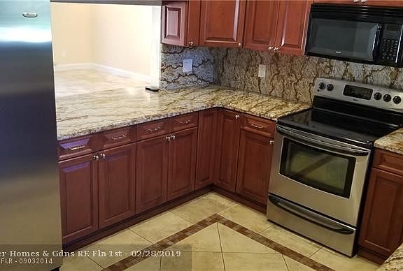 4th image of 10843 Cambay Cir
