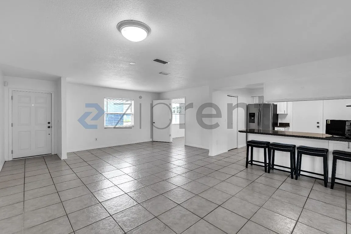 Temple Terrace Estates — Photo 4