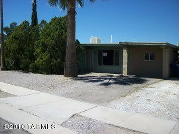 8165 E Domenic St, Tucson, AZ 85730