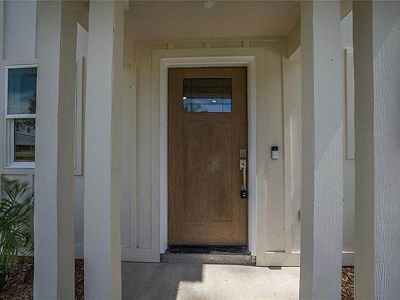 3rd image of 318 SE 6th St