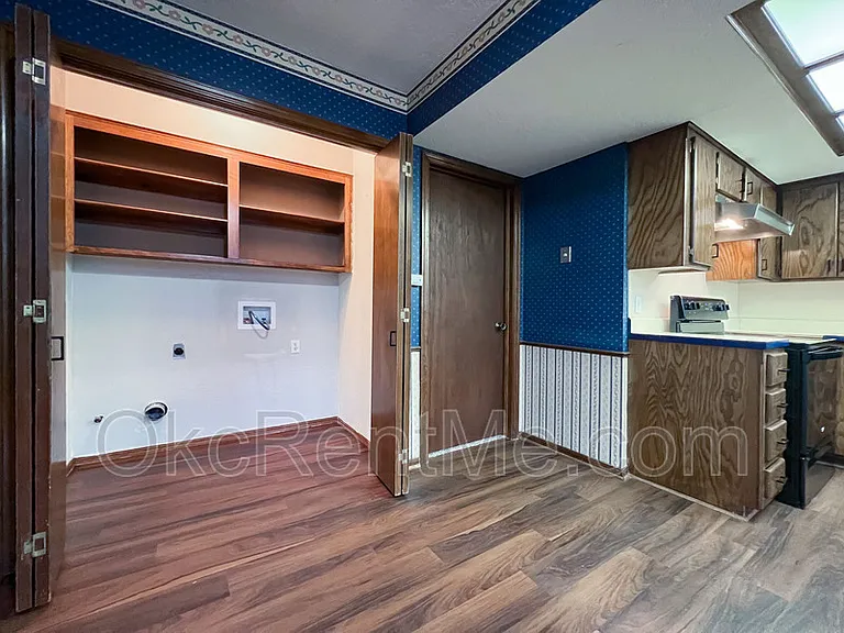 6801 Chisholm Ct — Photo 14