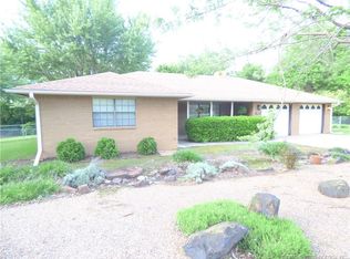 1005 W Park Ave, Checotah, OK 74426