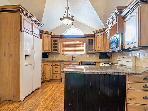 3rd image of 1782 N Gold River Dr