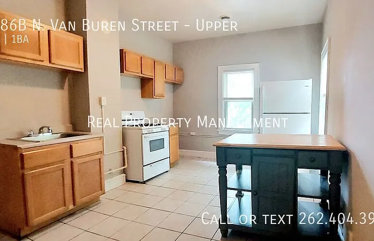 1686B N Van Buren St #UPPER — Photo 2