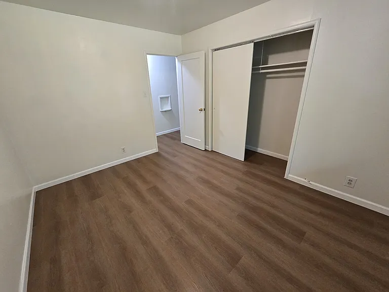 844 Adams St — Photo 11