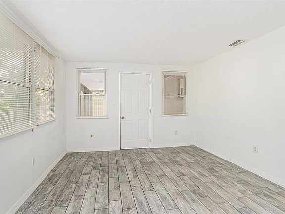 4th image of 3036 Bluebird Dr