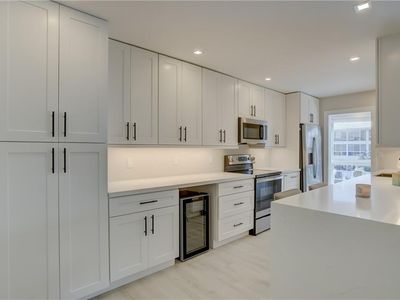 3050 NE 48th St #207, Fort Lauderdale, FL, 33308