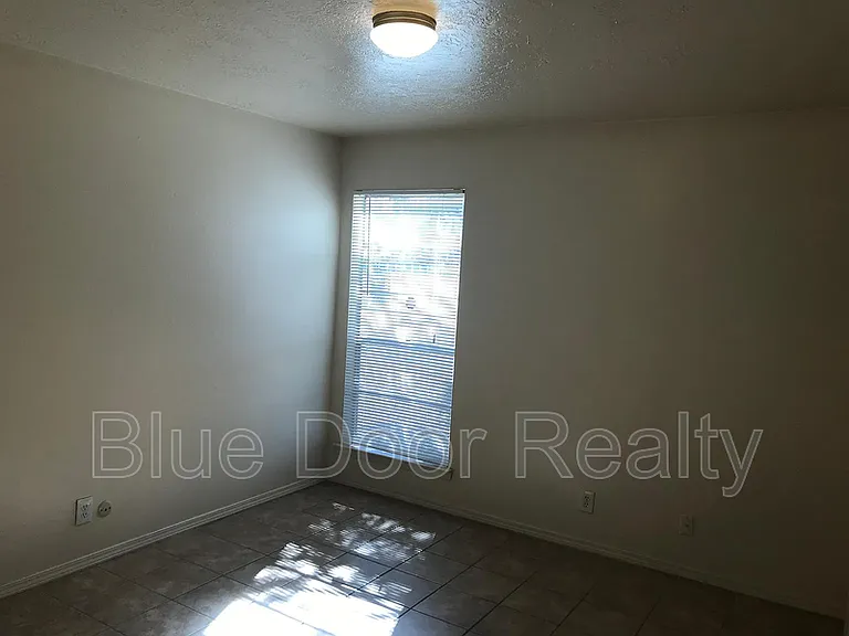 4601 Carlisle Blvd NE #H3 — Photo 5