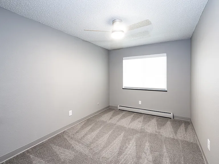 Caesar Square Apartments — Photo 10